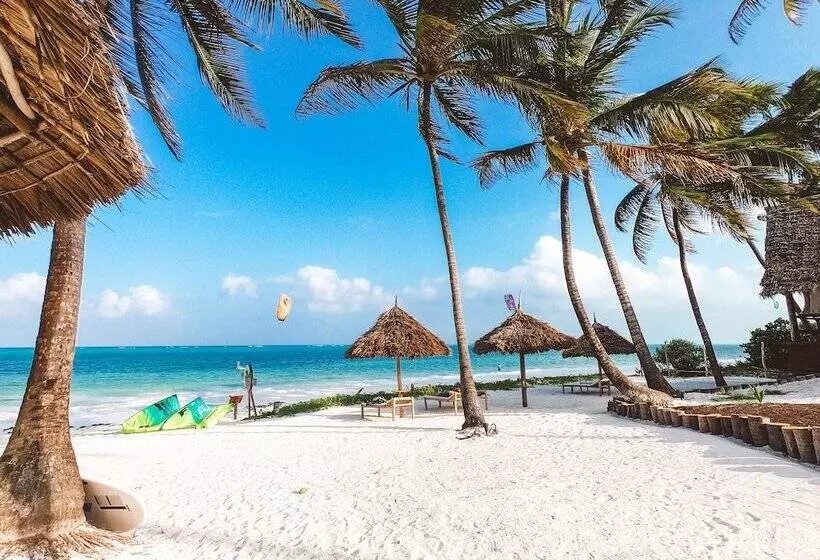 Hotelli Tsunami Village