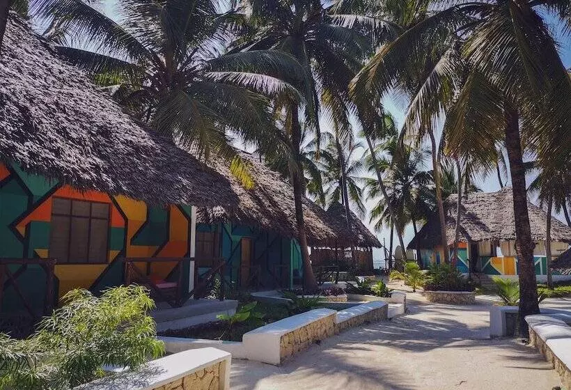 Hotelli Tsunami Village