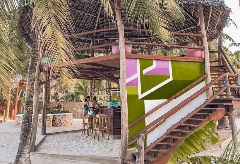 Hotelli Tsunami Village