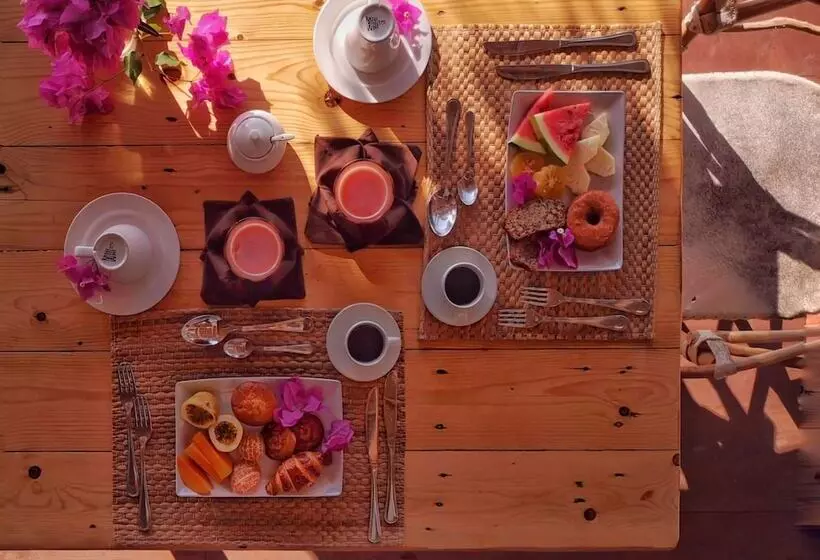 Hotelli Tsunami Village