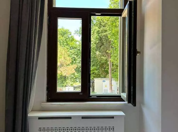 Kırlı Pansiyon