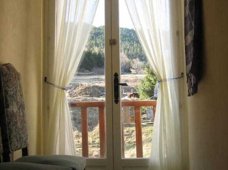 פנסיון Mouli Del Riu