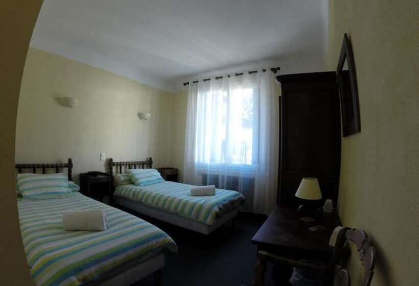 פנסיון Mouli Del Riu