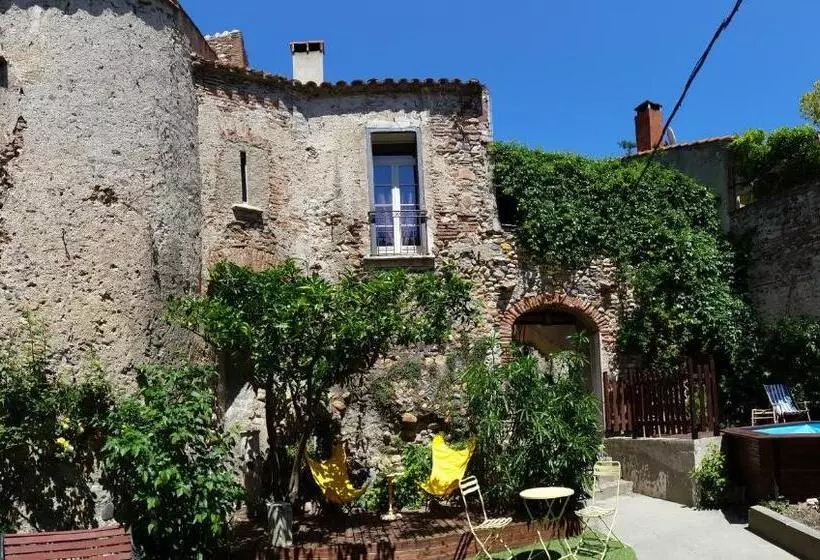 Aamiaismajoitus (B&B) La Tour Du Terroir