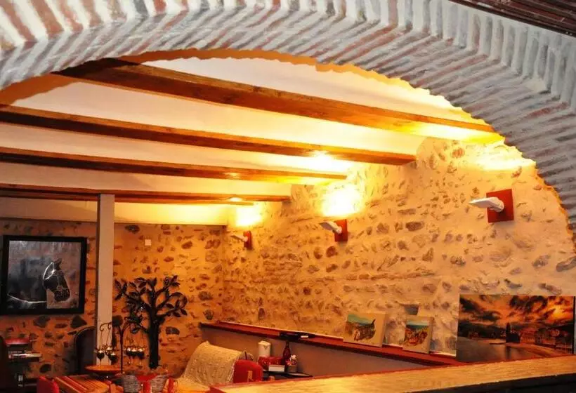 Aamiaismajoitus (B&B) La Tour Du Terroir