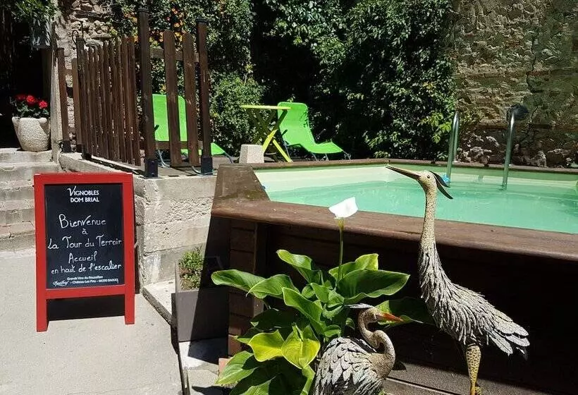 Aamiaismajoitus (B&B) La Tour Du Terroir