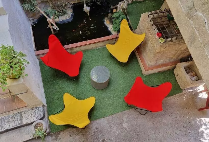 Aamiaismajoitus (B&B) La Tour Du Terroir