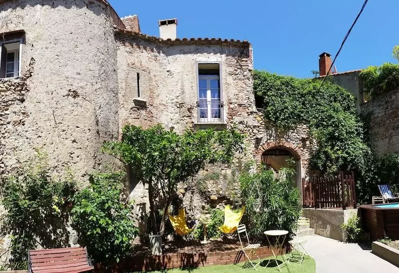 Aamiaismajoitus (B&B) La Tour Du Terroir