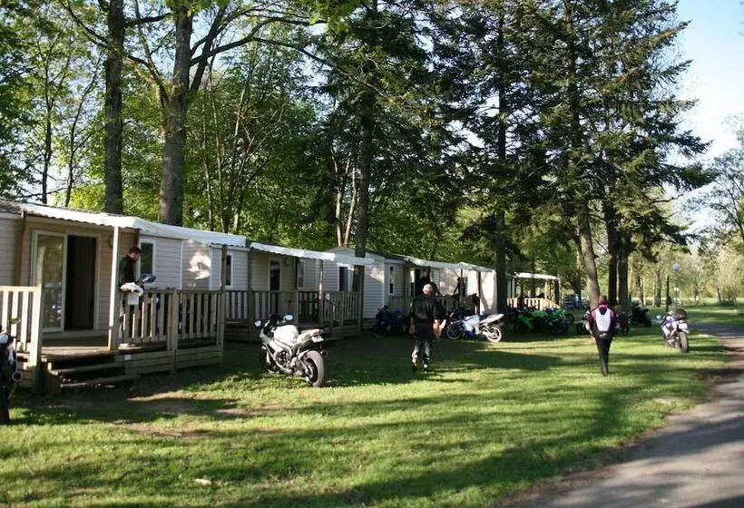 هتل Camping Le Rochat
