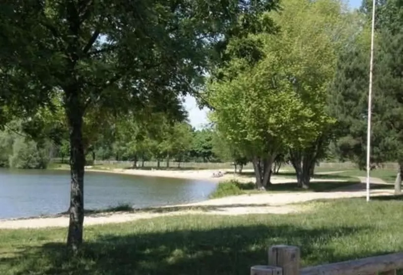 هتل Camping Le Rochat