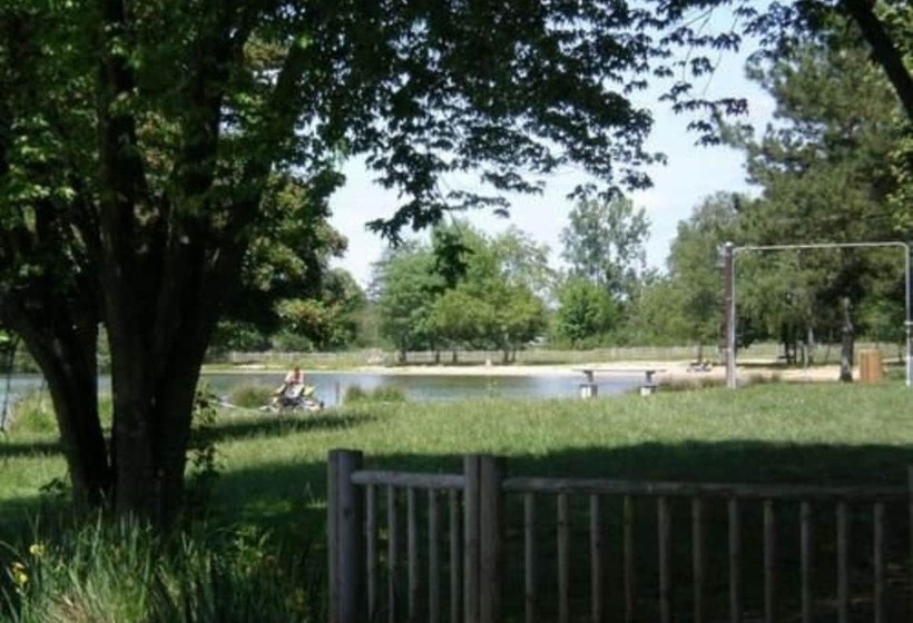 فندق Camping Le Rochat