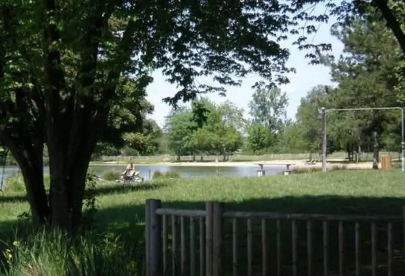 هتل Camping Le Rochat