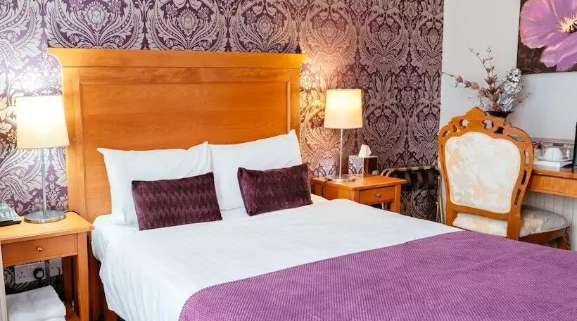 Hotelli Pymgate Lodge