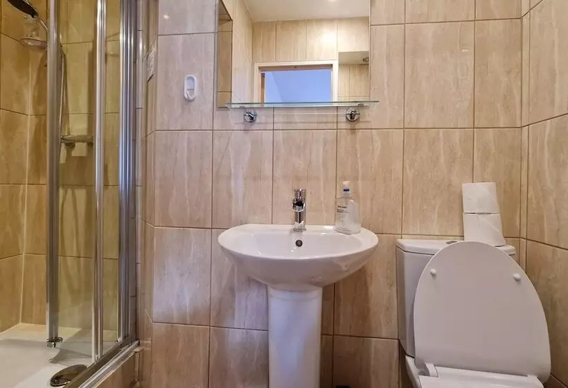 Hotelli Pymgate Lodge