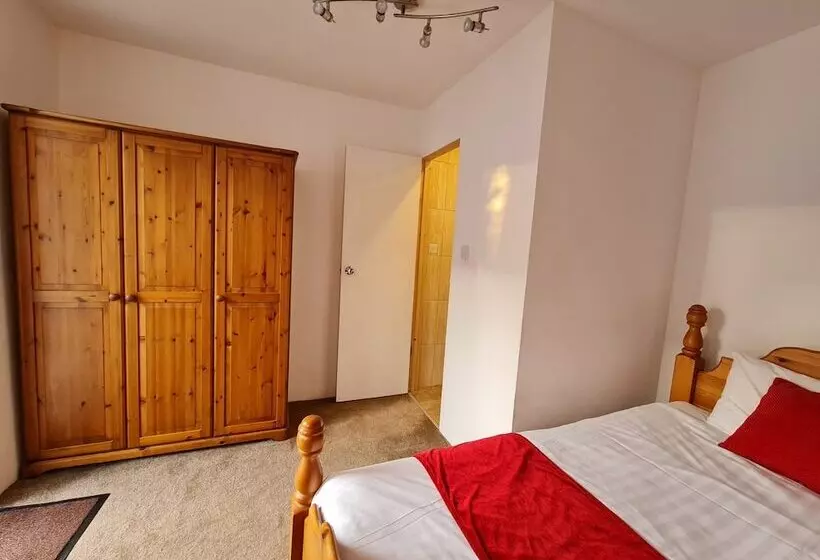 Hotelli Pymgate Lodge