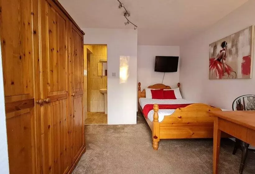 Hotelli Pymgate Lodge