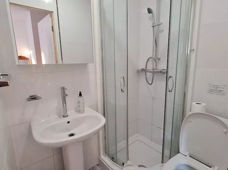 Hotelli Pymgate Lodge