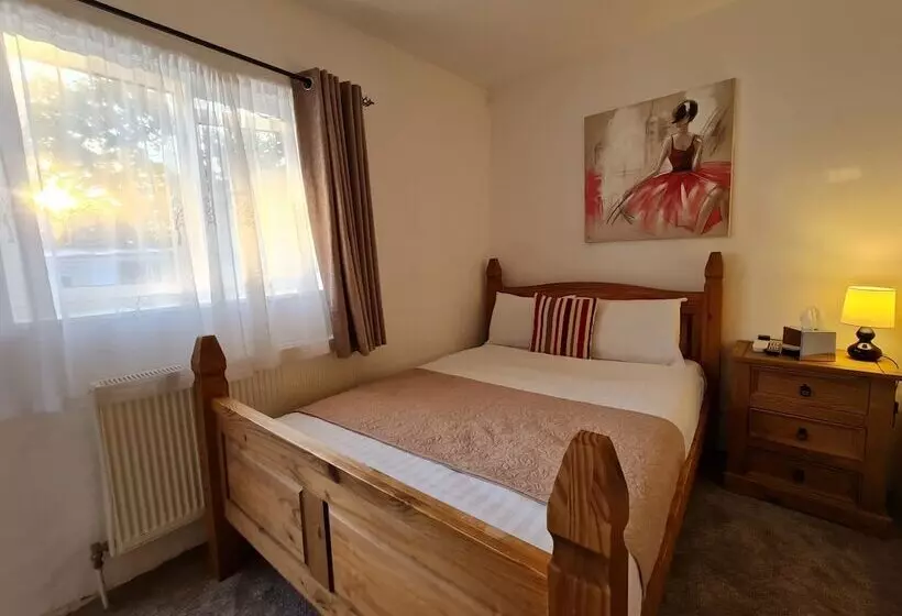 Hotelli Pymgate Lodge