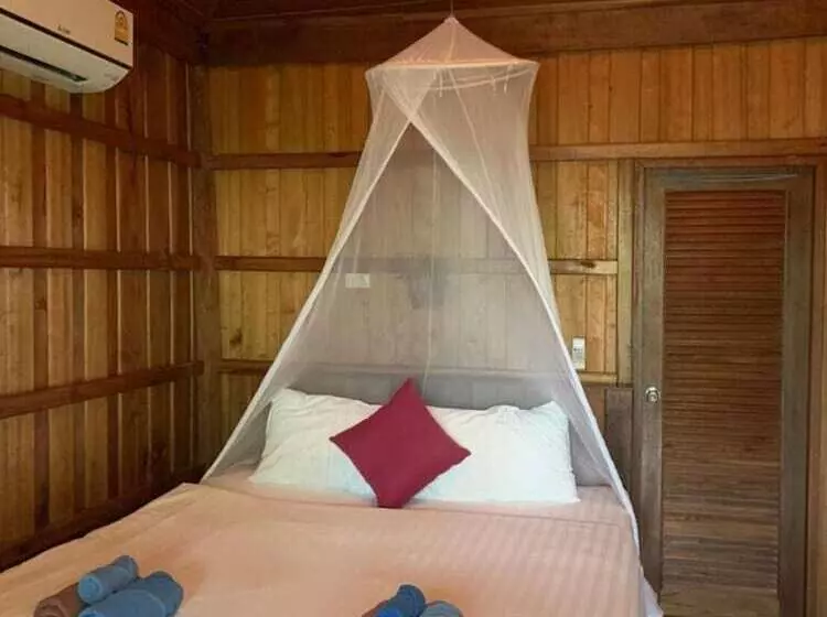 Hotelli Thiw Son Beach Resort