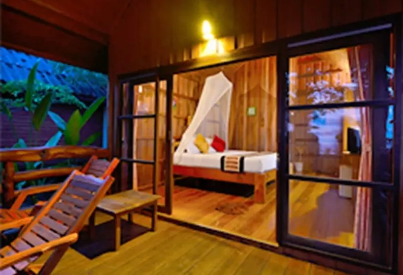 Hotelli Thiw Son Beach Resort