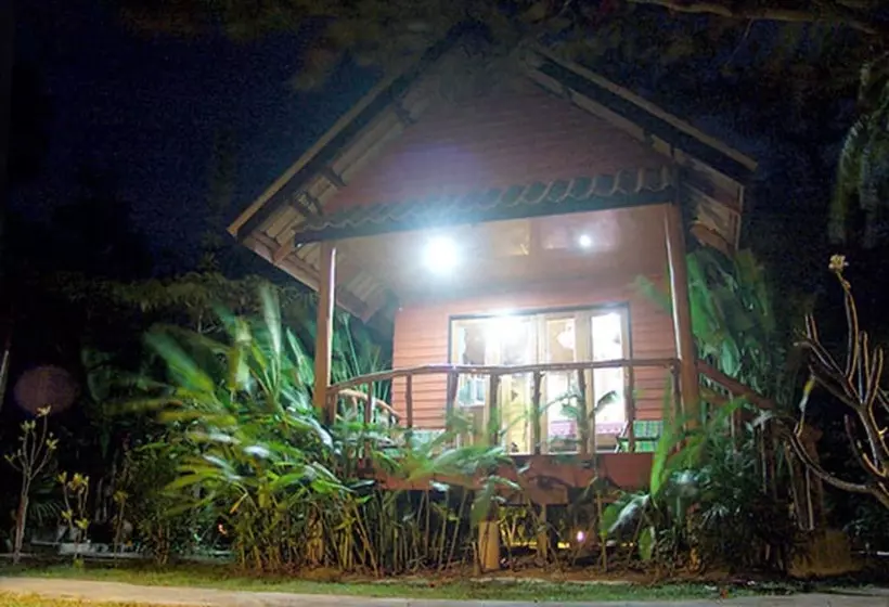 Hotelli Thiw Son Beach Resort