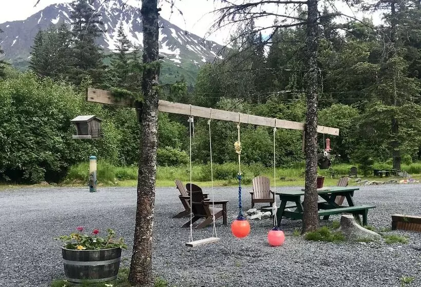 Hotelli Twin Peaks Lodge And Rv Park