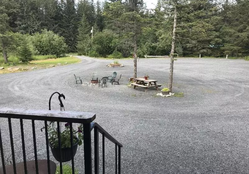 Hotelli Twin Peaks Lodge And Rv Park