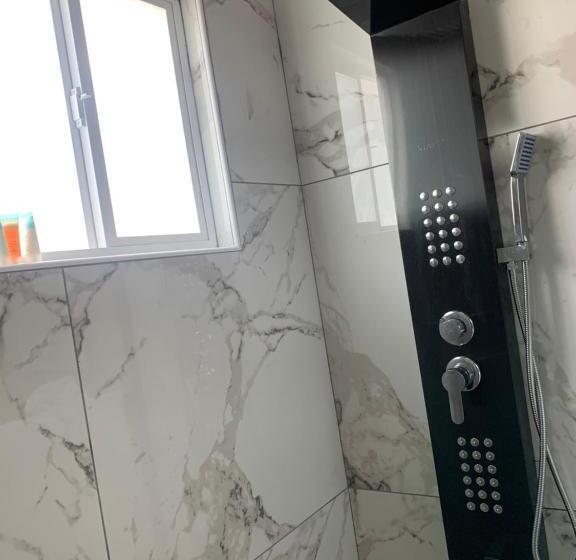 فندق على الطريق Paradise Inn