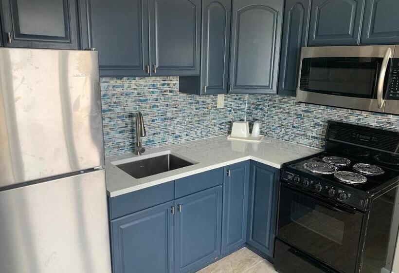 فندق على الطريق Paradise Inn