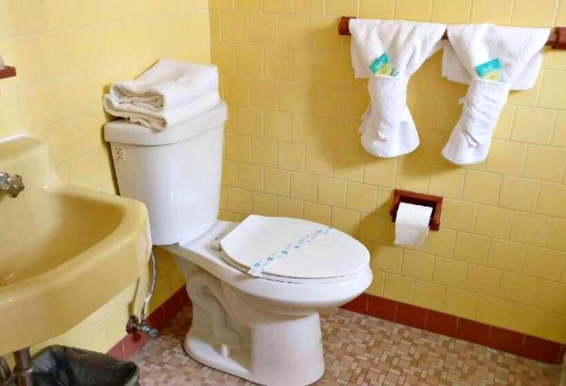 فندق على الطريق Paradise Inn