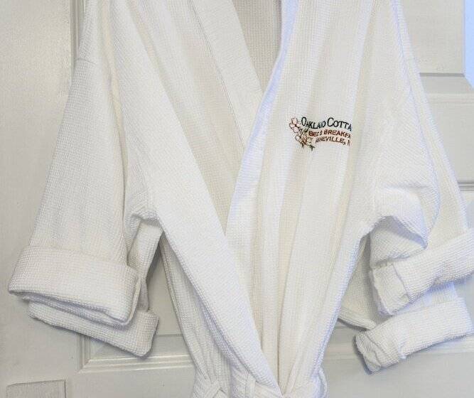 Oakland Cottage Bed And Breakfast