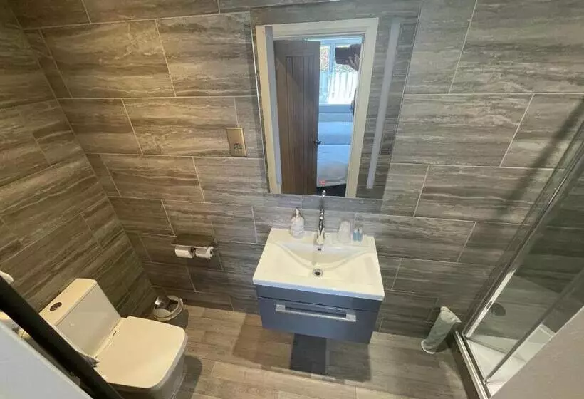 Majatalo Pen Mar Guest House