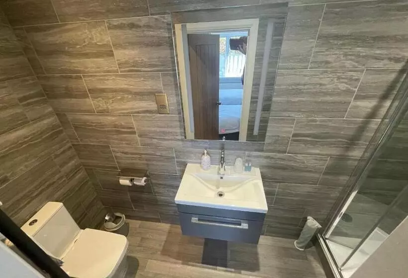 Majatalo Pen Mar Guest House