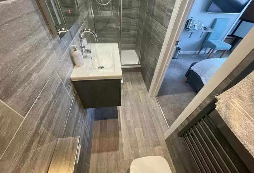 Majatalo Pen Mar Guest House