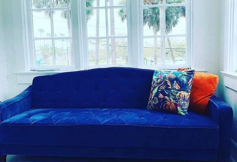 مبيت وإفطار The Foxtail Estate