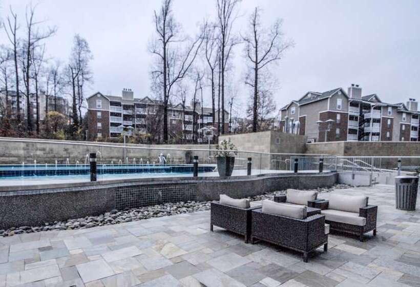 Bluebird Suites In Tysons Corner