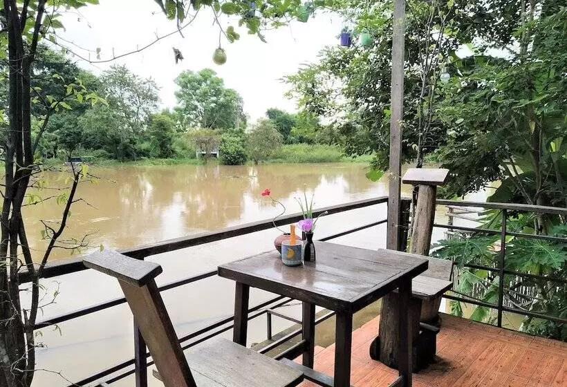 هتل Ausgust Riverside Resort