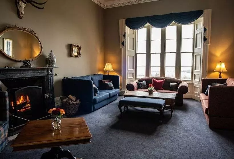 Hotel Chirnside Hall