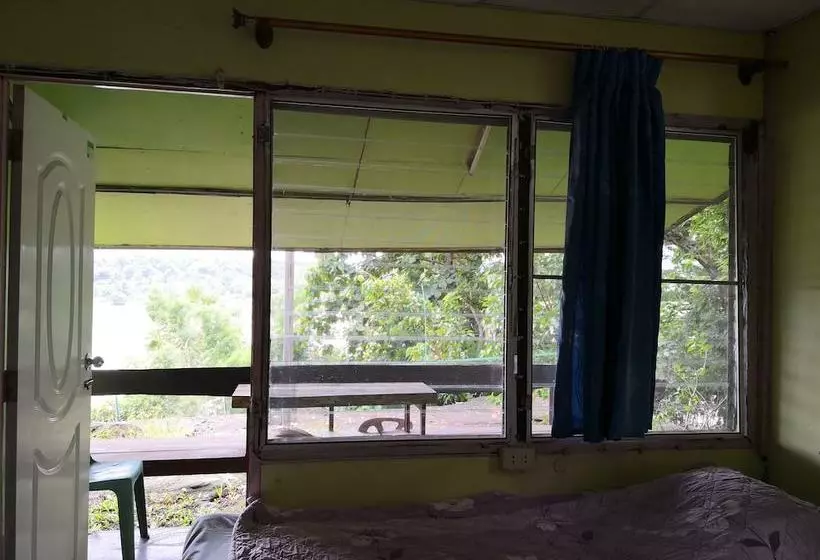 Hotelli Khongchaim Marina Resort