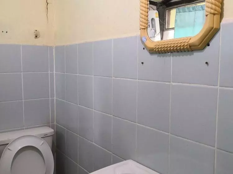 Hotelli Khongchaim Marina Resort