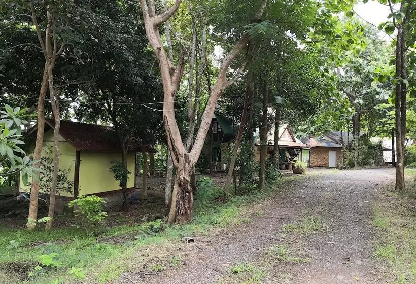 Hotelli Khongchaim Marina Resort