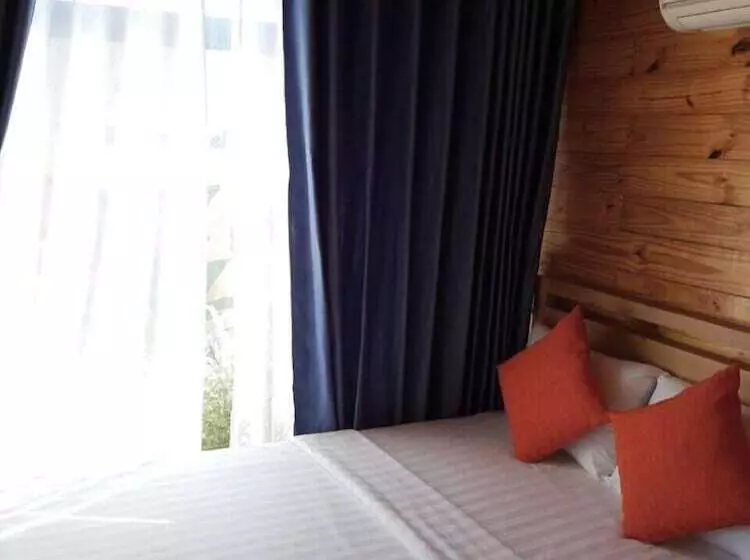 هتل Long Hải Channel Beach Resort