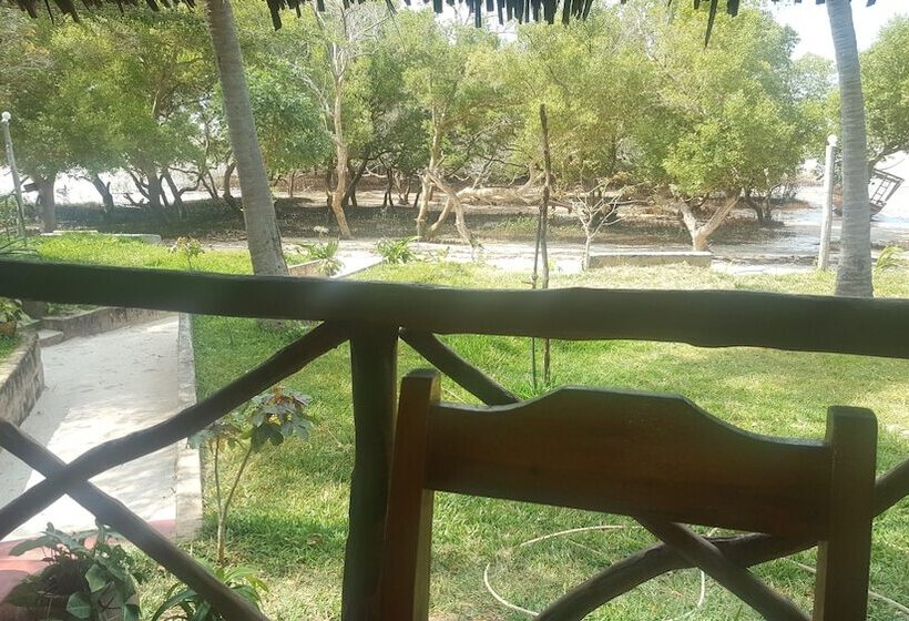 هتل Mafia Beach Bungalows