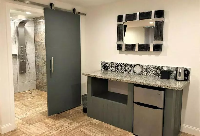 Hotelli Retreat At Crystal Manatee