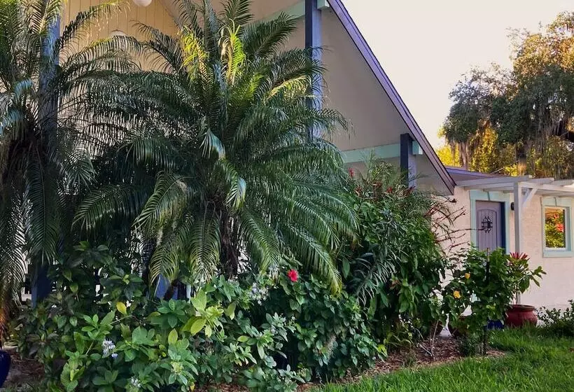 Hotelli Retreat At Crystal Manatee