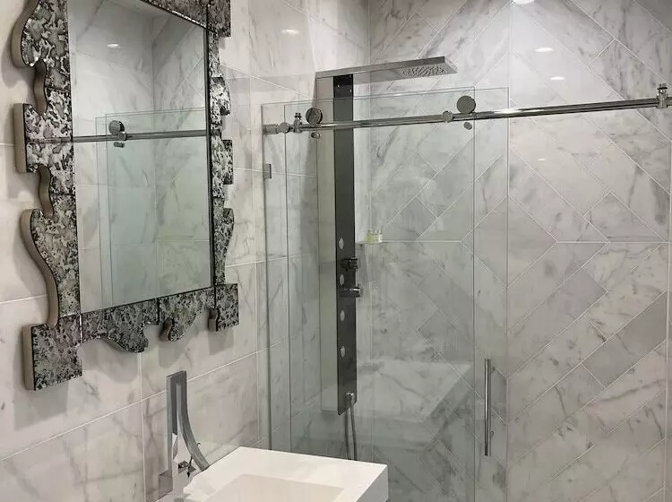 Hotelli Retreat At Crystal Manatee