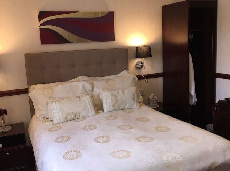 Pensionat Kathmore Guest House