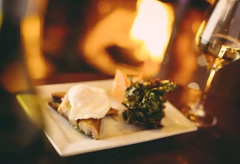 The Lindisfarne Inn   The Inn Collection Group