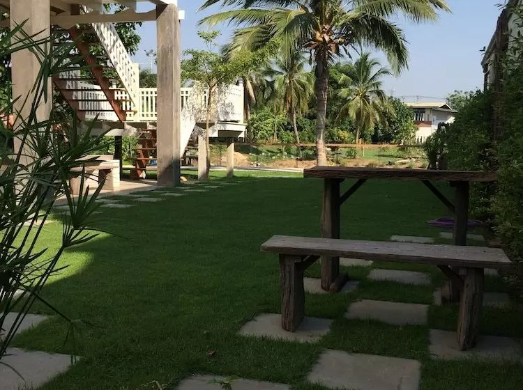 Water Front  Hostel