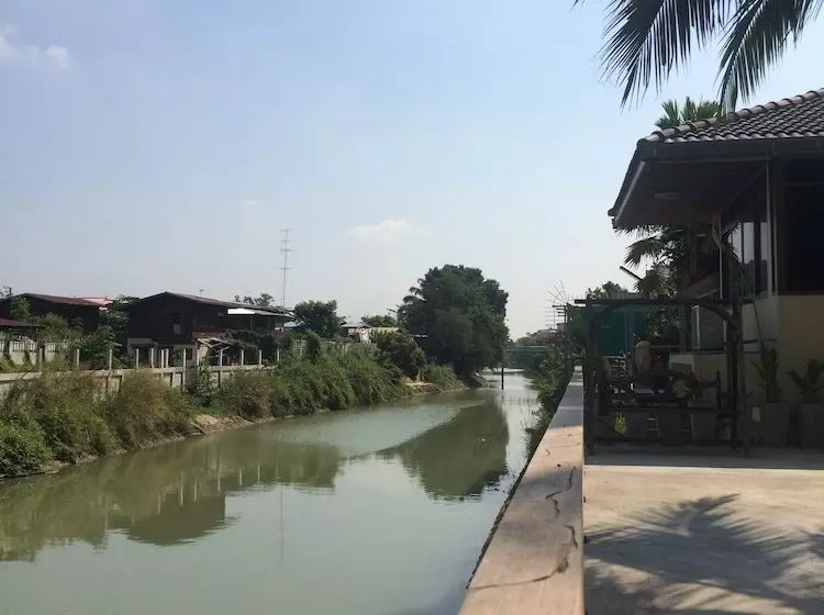 Water Front  Hostel